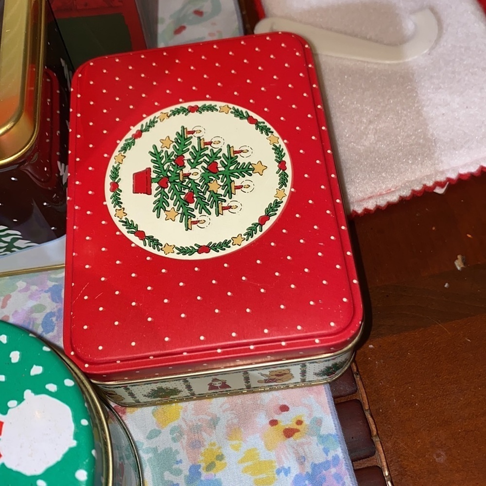 Bundle of 14 Christmas gift boxes 7 gift boxes and 7 tin boxes - Picture 7 of 12